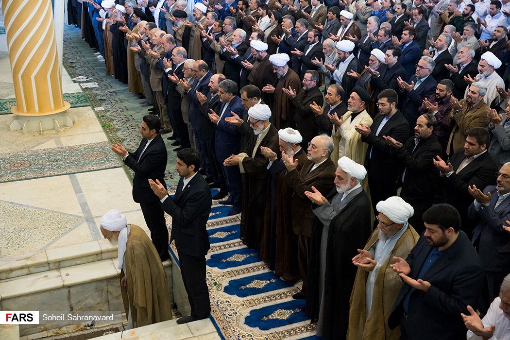 عکس/ صف اول نماز جمعه امروز تهران عکس/ صف اول نماز جمعه امروز تهران