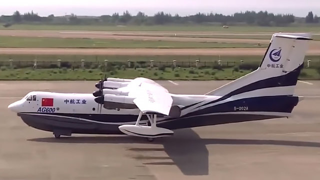 آزمایش بزرگترین هواپیمای آبی خاکی جهان (+عکس)