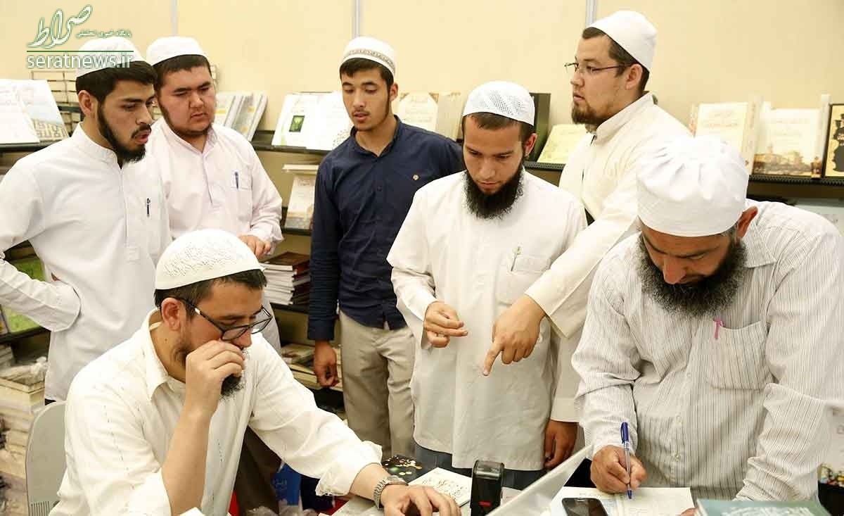 تصاویر | دومین روز سی‌امین نمایشگاه بین‌المللی کتاب تهران