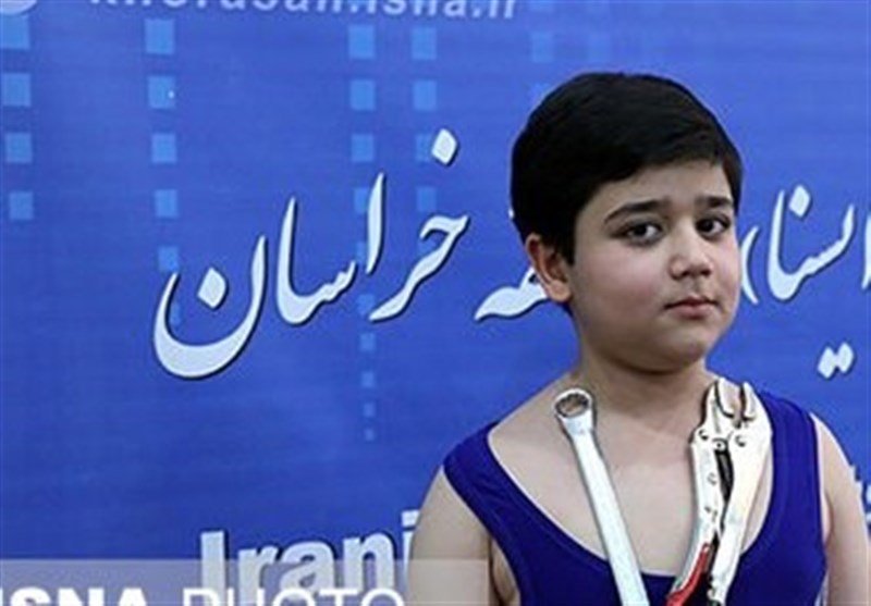 پسر ایرانی که از جنس آهنرباست! +عکس پسر ایرانی که از جنس آهنرباست! +عکس