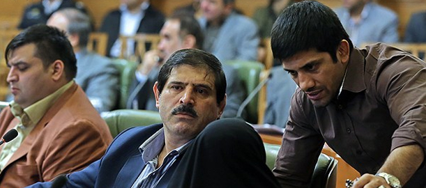 کتککاری خجالتآور دو عضو کشتیگیر شورای شهر/ بینی جدیدی شکست؛ پای پلیس هم به میان آمد/ واکنش چمران: طبیعی است! کتککاری خجالتآور دو عضو کشتیگیر شورای شهر/ بینی جدیدی شکست؛ پای پلیس هم به میان آمد/ واکنش چمران: طبیعی است!