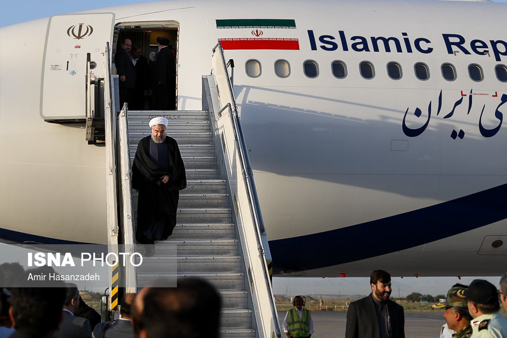 روحانی وارد مشهد شد +تصاویر روحانی وارد مشهد شد +تصاویر