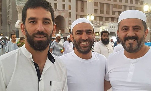 بازیکن بارسلونا در حج +عکس