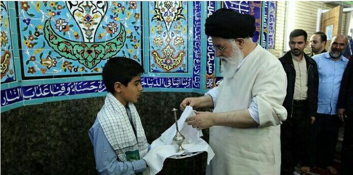 عکس/ آیتالله علمالهدی در آیین غبارروبی مساجد عکس/ آیتالله علمالهدی در آیین غبارروبی مساجد