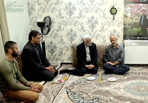 دیدار جلیلی با خانواده شهدای مدافع حرم +عکس دیدار جلیلی با خانواده شهدای مدافع حرم +عکس