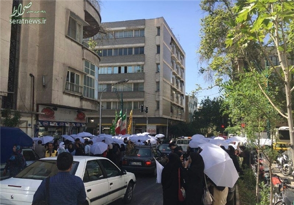 اعتراضات به وزارت بهداشت به مقابل نهاد ریاست جمهوری کشیده شد+تصاویر اعتراضات به وزارت بهداشت به مقابل نهاد ریاست جمهوری کشیده شد+تصاویر