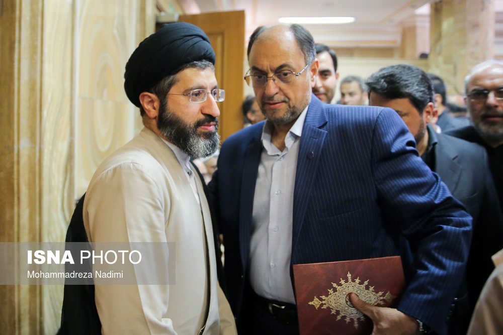 عکس/ فرزند رهبر انقلاب در مراسم ختم سیدرضا نیری عکس/ فرزند رهبر انقلاب در مراسم ختم سیدرضا نیری