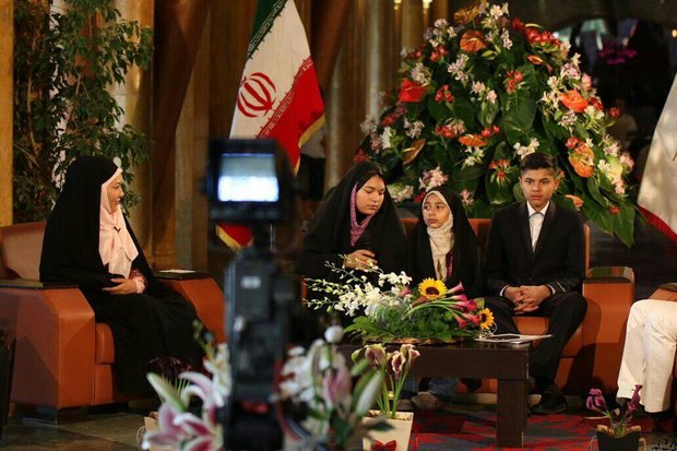 خانواده آمریکایی پس از یک سال حضور در ایران حافظ قرآن شدند +عکس خانواده آمریکایی پس از یک سال حضور در ایران حافظ قرآن شدند +عکس