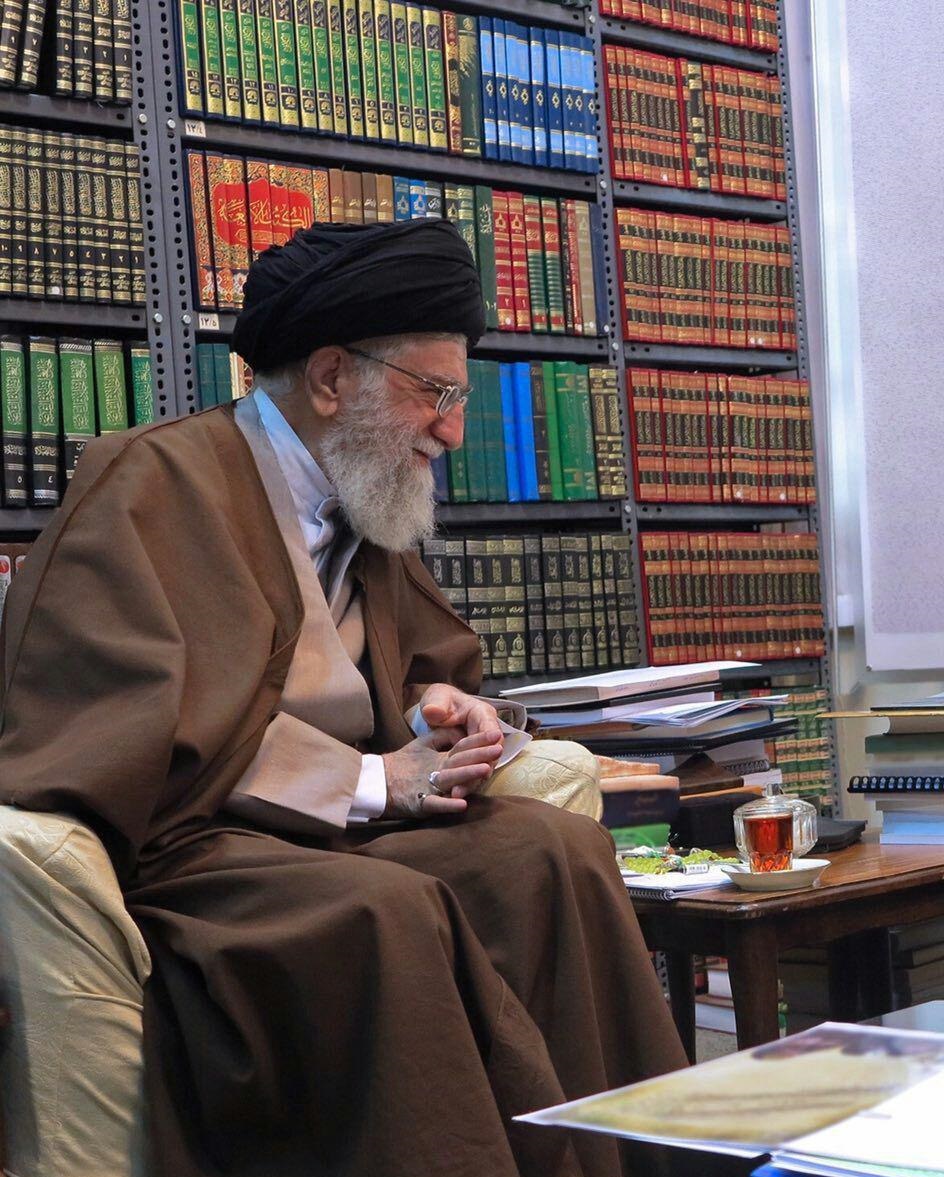 تصويری از اتاق مطالعه رهبر معظم انقلاب