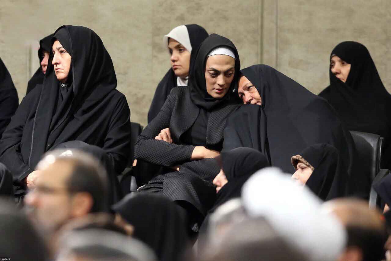 عکس/ شهربانو منصوریان و مادرش در دیدار با رهبر انقلاب