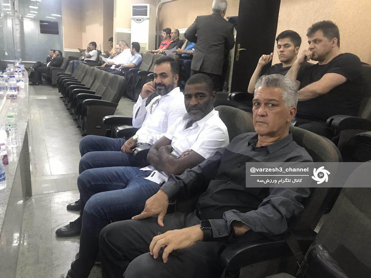 عکس/ حضور دن گاسپار و اوسيانو در ورزشگاه عکس/ حضور دن گاسپار و اوسيانو در ورزشگاه