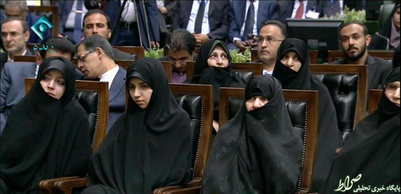 عکس/ همسر و دختر روحانی در مراسم تحلیف