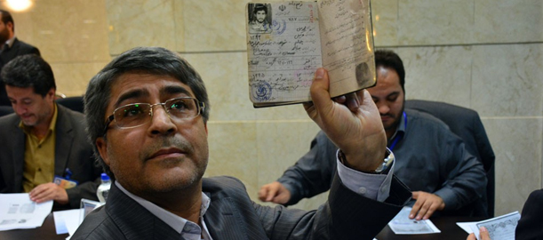 دستپاچگی نماینده لیست امید و افتادن از چاله به چاه/ نماینده ای که بر خانواده خود هم نظارت ندارد چگونه بر امور کشور نظارت می کند؟! دستپاچگی نماینده لیست امید و افتادن از چاله به چاه/ نماینده ای که بر خانواده خود هم نظارت ندارد چگونه بر امور کشور نظارت می کند؟!
