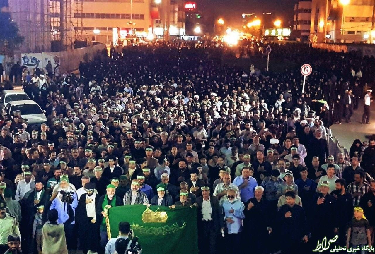 عکس/ هماکنون؛ حرکت اجتماع شکوهمند عزاداران امام جواد به سمت حرم رضوی عکس/ هماکنون؛ حرکت اجتماع شکوهمند عزاداران امام جواد به سمت حرم رضوی