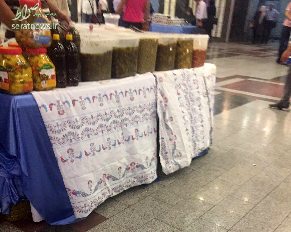 متروی تهران چگونه به بازار شام تبدیل شد؟/ از ترشی و باقلوا تا رژ لب و مانتو در ایستگاه های مترو به صورت قانونی!/ مسئولین نظارتی و مدیران بهداشت در خواب مصلحتی! + فیلم و تصاویر متروی تهران چگونه به بازار شام تبدیل شد؟/ از ترشی و باقلوا تا رژ لب و مانتو در ایستگاه های مترو به صورت قانونی!/ مسئولین نظارتی و مدیران بهداشت در خواب مصلحتی! + فیلم و تصاویر
