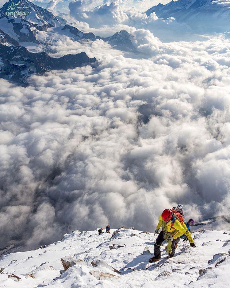 عکس/ نمایی زیبا از صعود به قله کوه آلپ