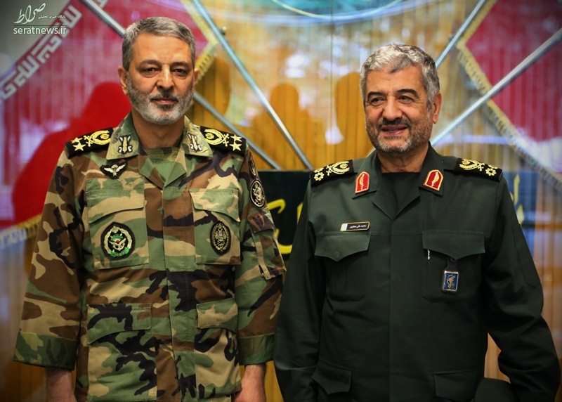 در دیدار فرماندهان کل سپاه و ارتش چه گذشت؟ +تصاویر در دیدار فرماندهان کل سپاه و ارتش چه گذشت؟ +تصاویر