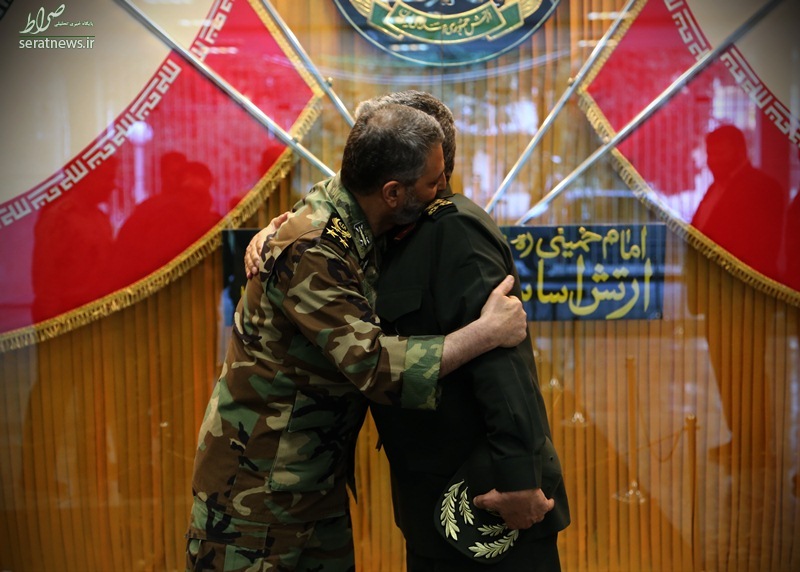 در دیدار فرماندهان کل سپاه و ارتش چه گذشت؟ +تصاویر در دیدار فرماندهان کل سپاه و ارتش چه گذشت؟ +تصاویر