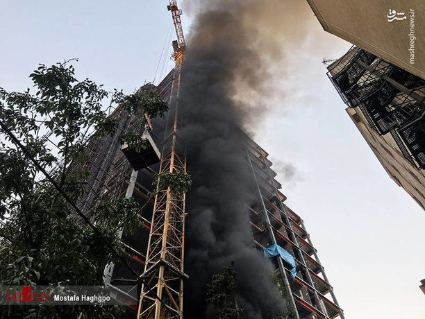 عکس/ آتش‌سوزی یک برج در نیاوران