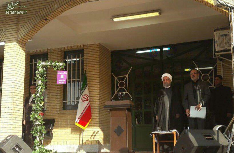 عکس/ روحانی در یکی از هنرستان های دخترانه عکس/ روحانی در یکی از هنرستان های دخترانه