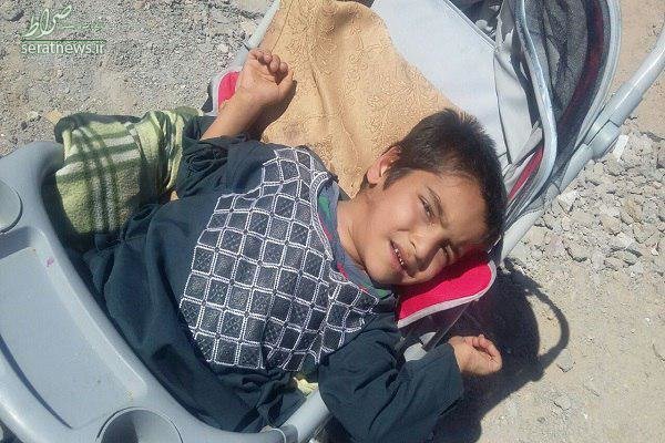 زندگی پسربچه ۷ساله معلول در چادر +تصاویر