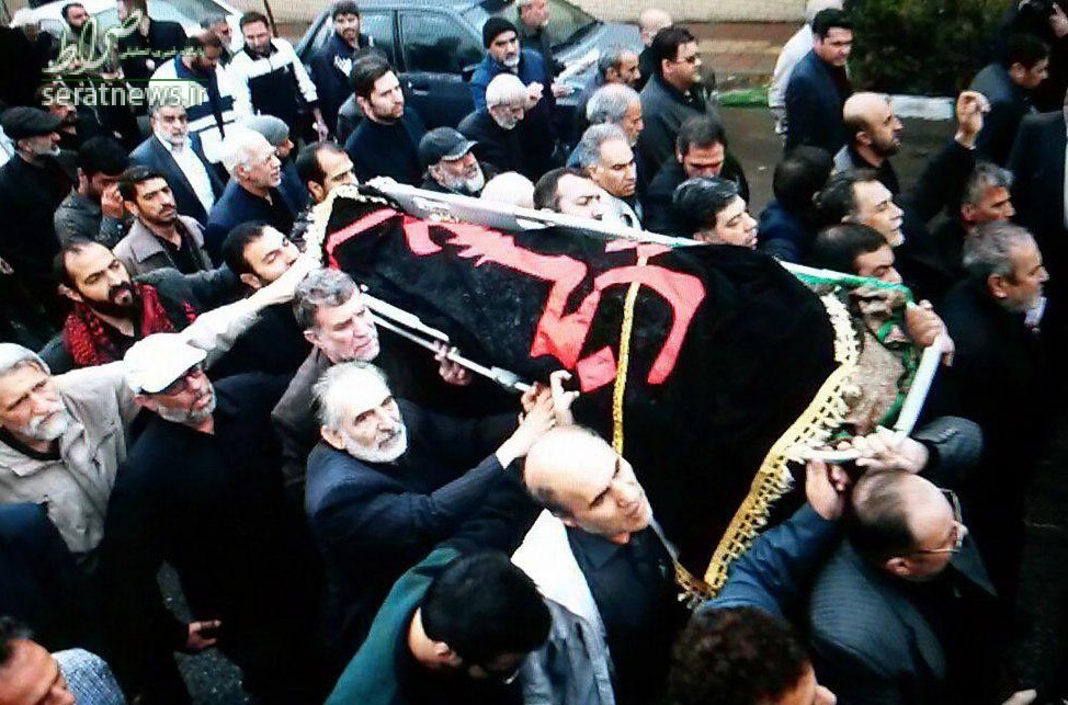 تصاویر/ احمدی نژاد در مراسم تشییع برادرش