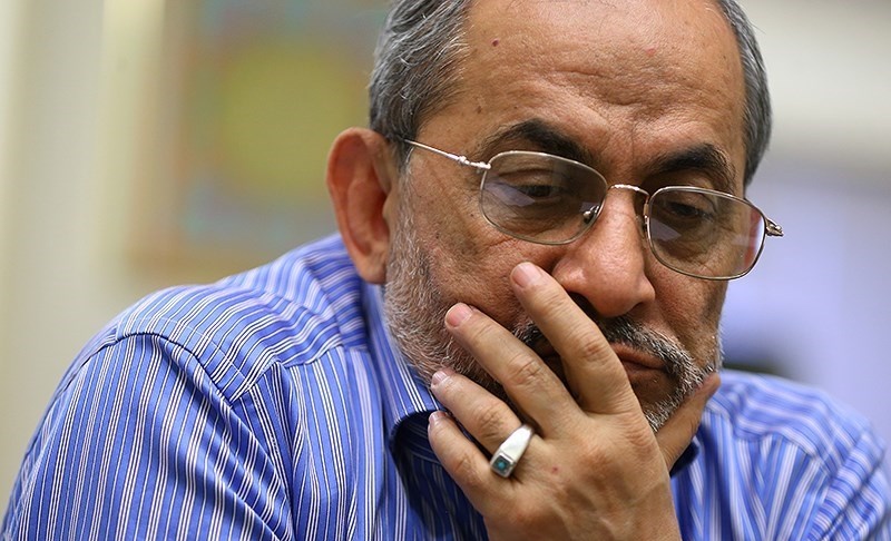 با ۲۰۰۰ کلاشینکف اولین گروه سپاه را به جبهه فرستادم با ۲۰۰۰ کلاشینکف اولین گروه سپاه را به جبهه فرستادم