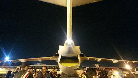 عکس/هواپیمای حامل پیکر شهید حججی در تهران