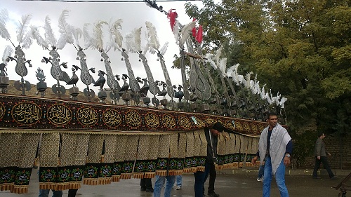 حکم استفاده از عَلَم در مراسم عزاداری چیست؟ حکم استفاده از عَلَم در مراسم عزاداری چیست؟