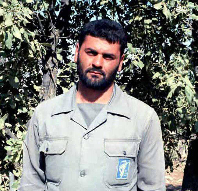 فرمانده ای که فرمانده بعثی را اسیر کرد + عکس فرمانده ای که فرمانده بعثی را اسیر کرد + عکس