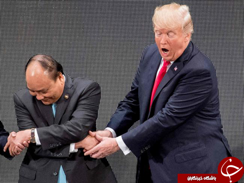 دست دادن ناشیانه ترامپ در اجلاس آسهآن +تصاویر دست دادن ناشیانه ترامپ در اجلاس آسهآن +تصاویر
