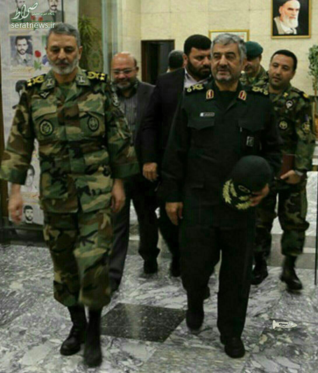 عکس/ حضور فرماندهان سپاه و ارتش در محل وقوع زلزله عکس/ حضور فرماندهان سپاه و ارتش در محل وقوع زلزله