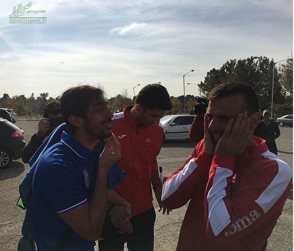 عکس/ آشتیکنان کاپیتانهای استقلال و پرسپولیس عکس/ آشتیکنان کاپیتانهای استقلال و پرسپولیس