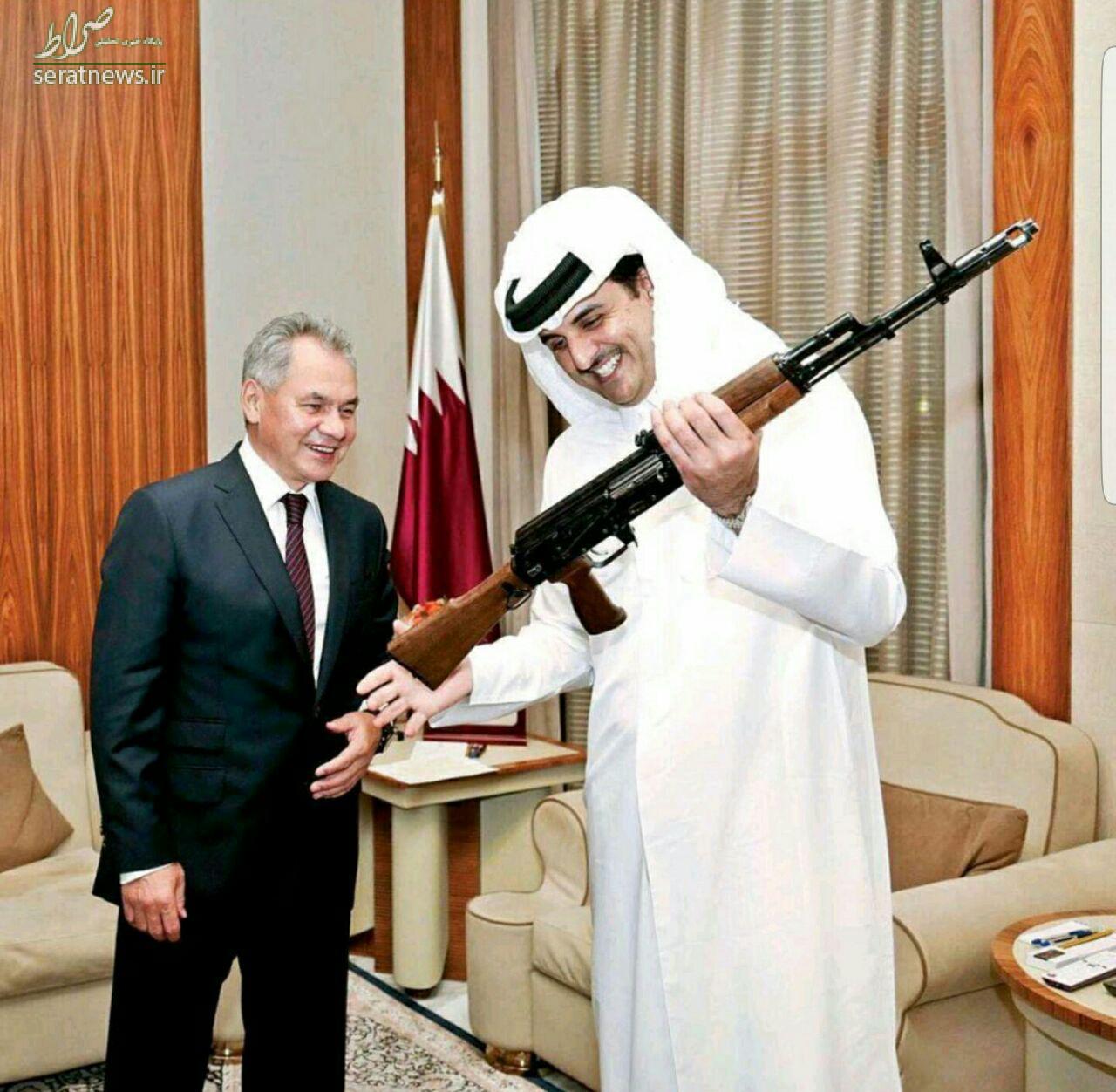 عکس/ هدیه وزیر دفاع روسیه به امیر قطر