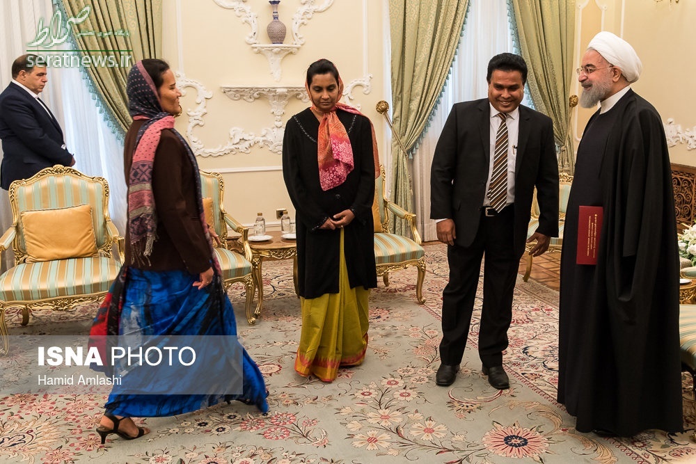 عکس/ تیپ متفاوت همراهان سفیر سریلانکا در دیدار با روحانی