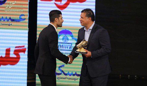 عکس/ كفش طلاي ليگ پانزدهم به دايي رسید عکس/ كفش طلاي ليگ پانزدهم به دايي رسید