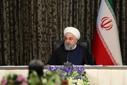 روحانی: دهه فجر باید ایام اتحاد باشد