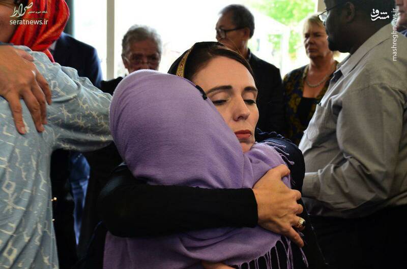 عکس/ دیدار نخست‌وزیر نیوزیلند با خانواده قربانیان