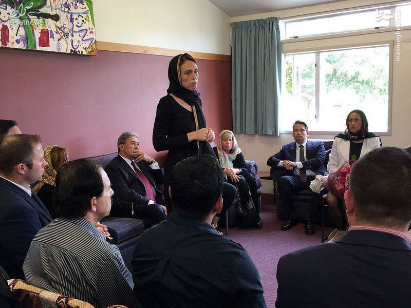 عکس/ دیدار نخست‌وزیر نیوزیلند با خانواده قربانیان