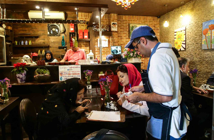 از کافه دانتیسم در تهران چه می دانیم؟ + عکس