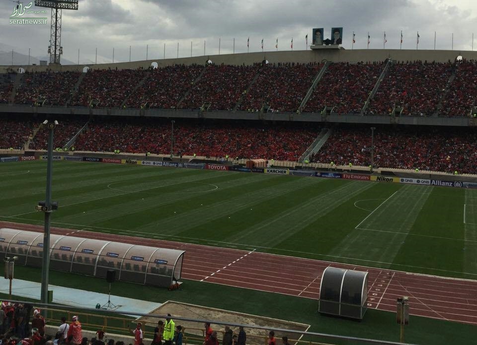 تصویری از سکوهای لبریز از جمعیت ورزشگاه آزادی