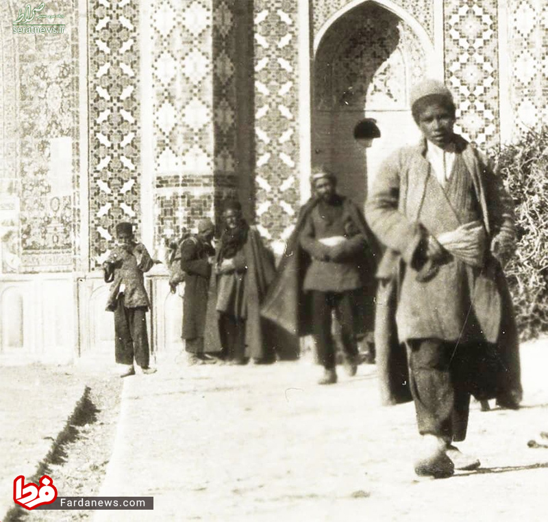 عکس/ مردم در مسجد سپهسالار در سال ۱۳۰۲