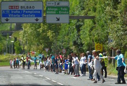 زنجیره انسانی ۲۰۰ کیلومتری در ایالت باسک اسپانیا
