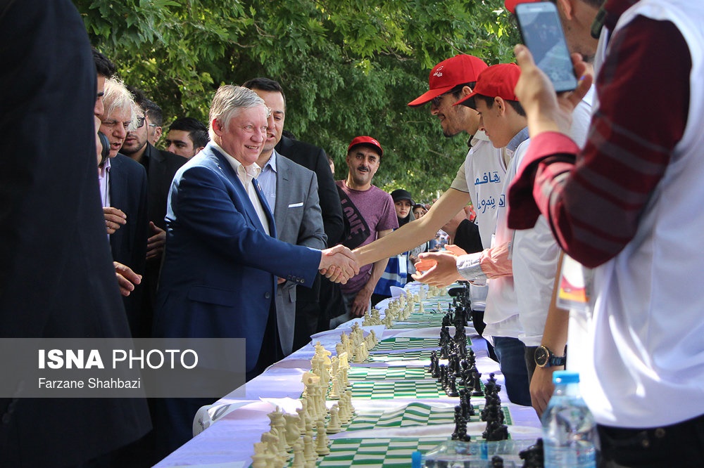 رامبد جوان کنارِ استاد بزرگ شطرنج جهان+عکس