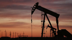 تاثیر تحریم نفتی ایران بر قیمت طلای سیاه