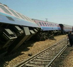 قطار مسافری یزد از ریل خارج شد