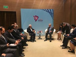 رایزنی وزیرخارجه ایران و نخست وزیر سنگاپور