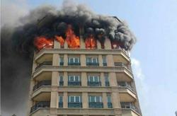 ساختمان نفت و گاز قشم دچار آتش سوزی شد
