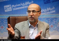 معاون وزیر بهداشت: داروی ایرانی «پراید» نیست