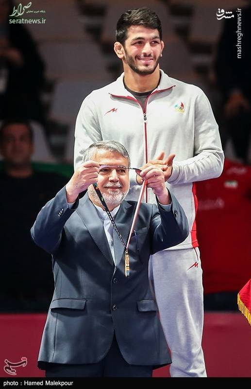 تصاویر/ خوشحالی رئیس کمیته ملی المپیک از طلای یزدانی